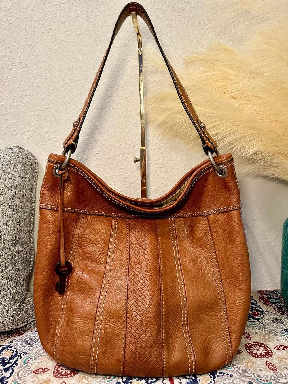 Fossil Brown Leather Hobo Shoulder Bag with Embossed Floral and Textured Details - Picture 2 of 13
